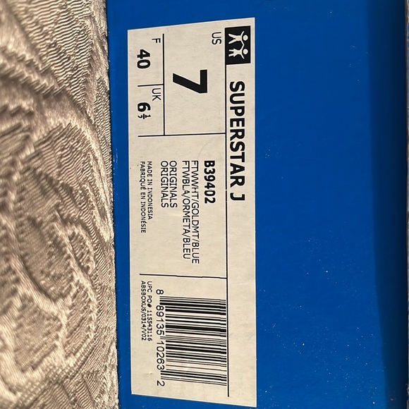 Men’s adidas superstar J white/gold tennis shoe size 7 - Picture 2 of 8